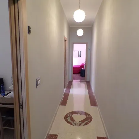 Nuova Aurora Rent 招待所