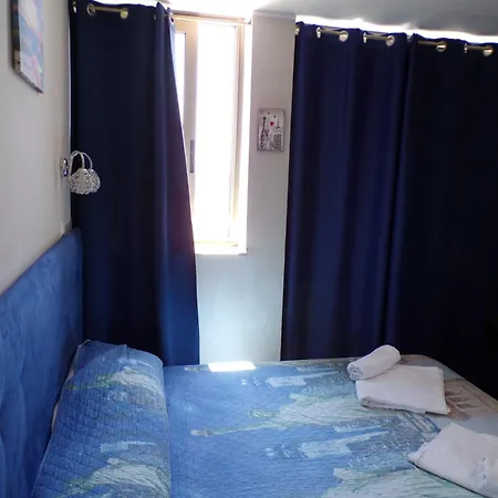 Pensión Nuova Aurora Rent *