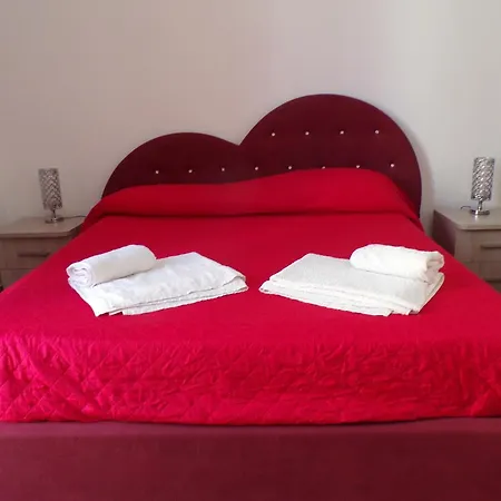 Nuova Aurora Rent 招待所 洛卡卢美拉
